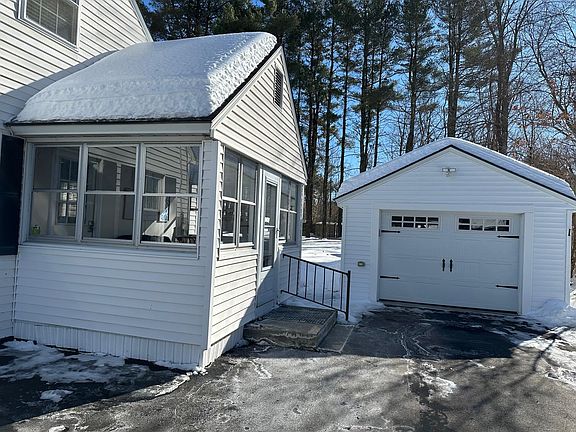 3rd image of 1030 Shirley Avenue