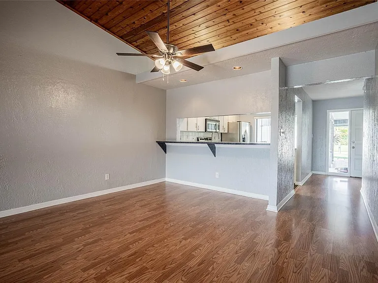 8 Huntley Ct #8 — Photo 5