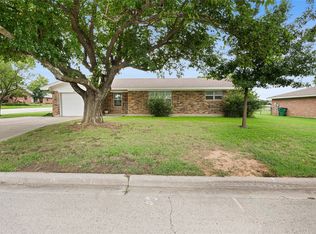 603 E 5th St, Muenster, TX 76252