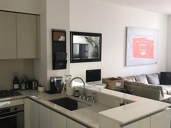 3rd image of 25 Broad St APT 20h