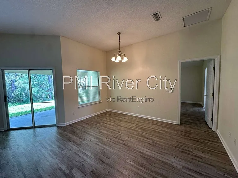 533 Alice Cove Ct — Photo 9
