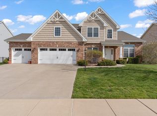 1108 White Oak Rd, Mahomet, IL 61853