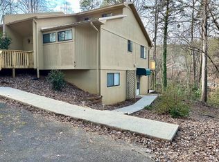 400 Foxfire Ct, Seneca, SC 29672