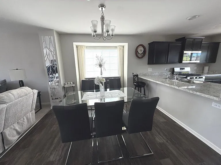 701 Hickory St #701 — Photo 3