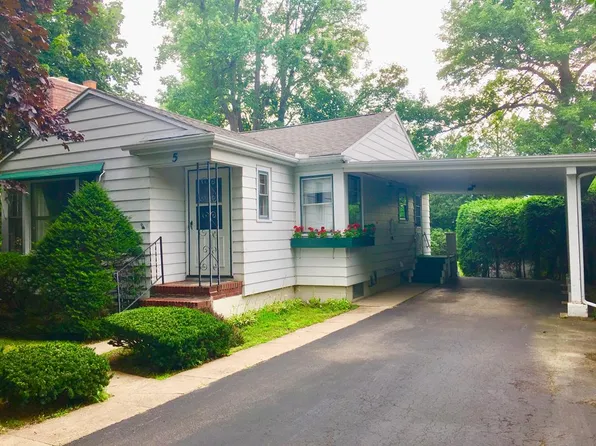 5 Olivetti Pl, Plattsburgh, NY 12901