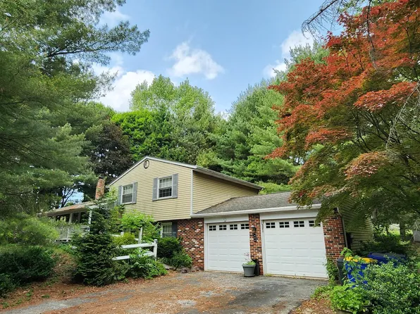 13473 Bon Air Rd, Glen Rock, PA 17327