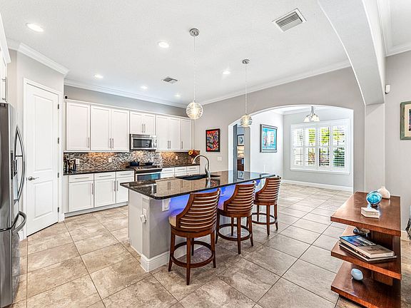3rd image of 7057 Vilano Ln