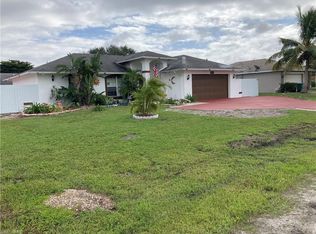 1933 SE 8th Ave, Cape Coral, FL 33990