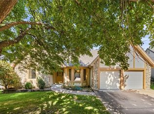5607 N Flint Ridge Rd, Kansas City, MO 64151