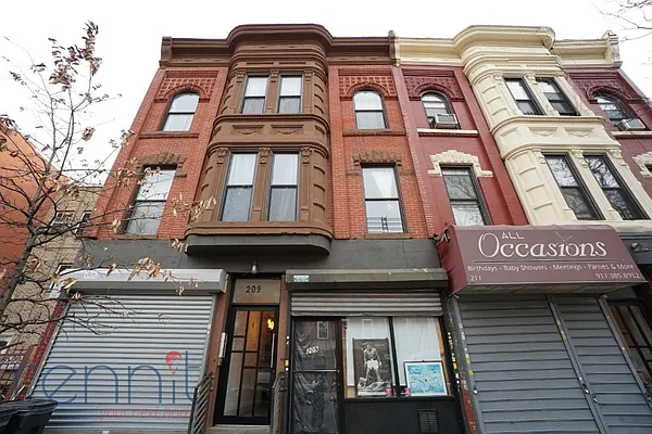 Rented by Rennit Inc. | media 47