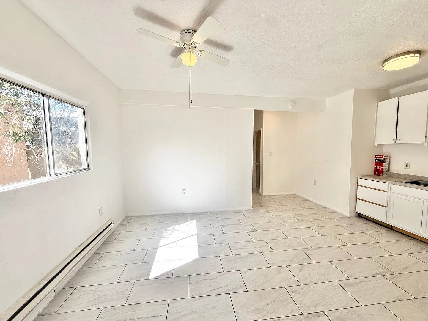 211 Texas St NE — Photo 2