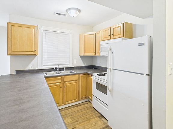 5th image of 1810 Parkwood Ave