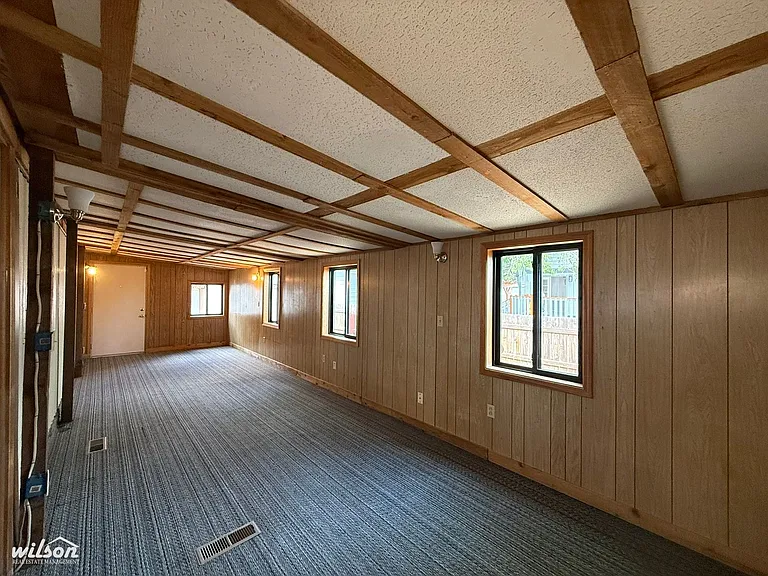 809 W Washington Ave — Photo 6