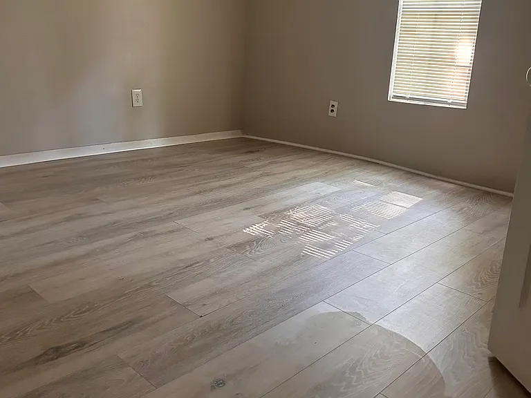 1019 Hill Ave — Photo 9