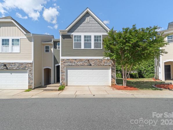 7341 Adare Mews Rd, Charlotte, NC 28217