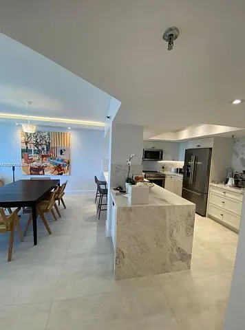 2 bed, 2.0 bath, $5,500 — Photo 4