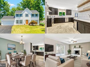 15243 Sovereign Pl, Chantilly, VA 20151