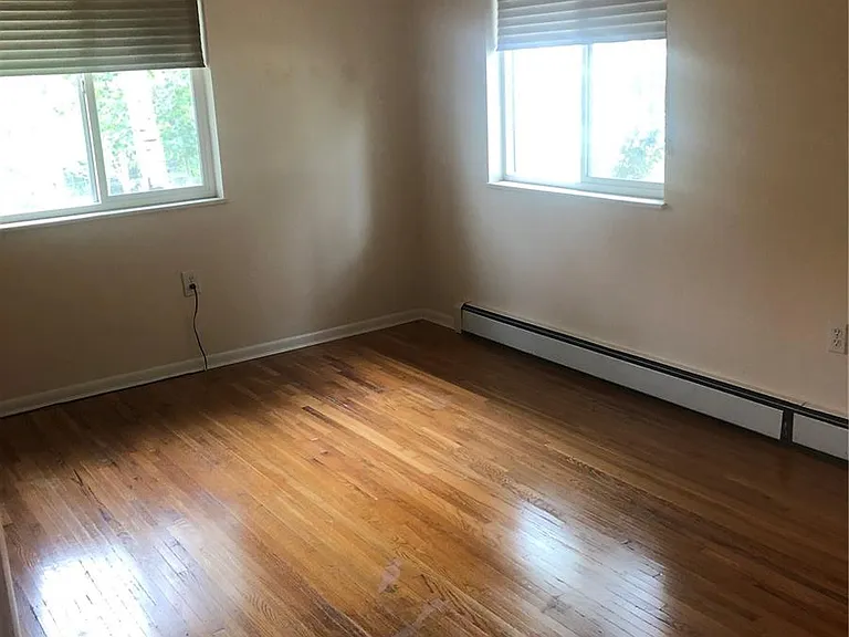 10989 Roseanna Dr — Photo 15