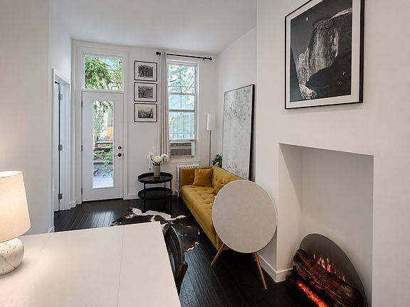 4th image of 155 Evergreen Ave APT 1R