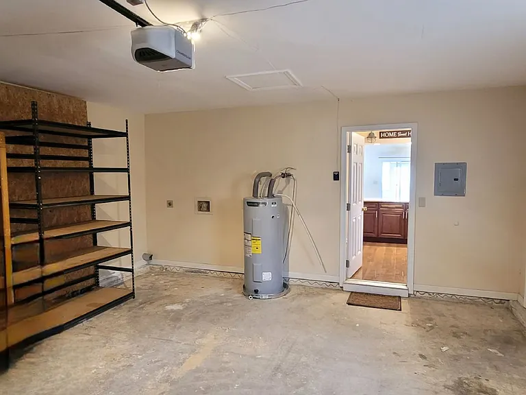 1319 Calabria Rd — Photo 40