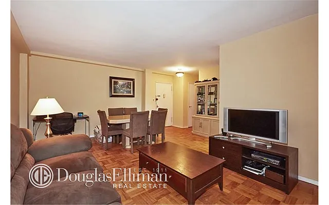 Sold by Douglas Elliman | media 24
