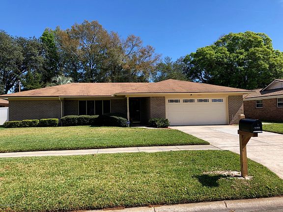 2nd image of 3105 Sabal Palm Dr