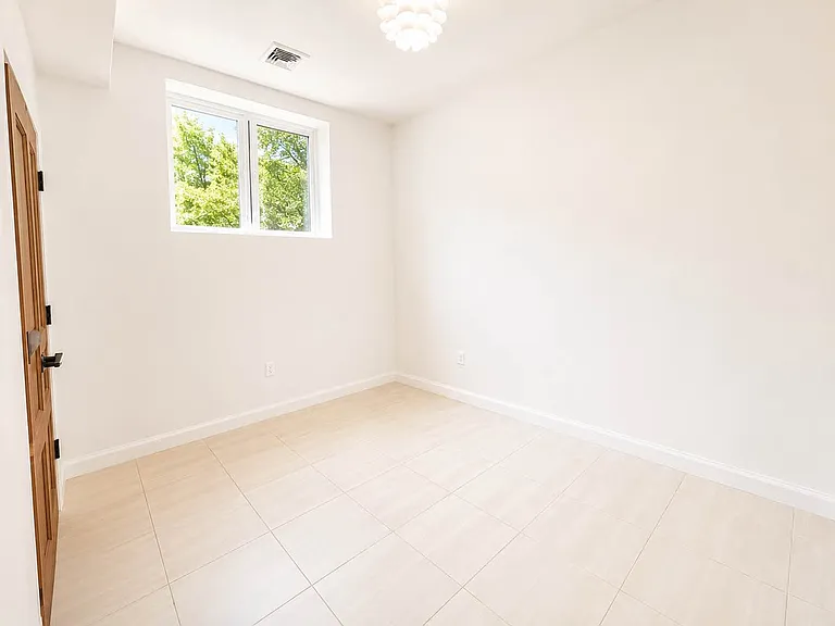 230 Corbin Pl #1 — Photo 9