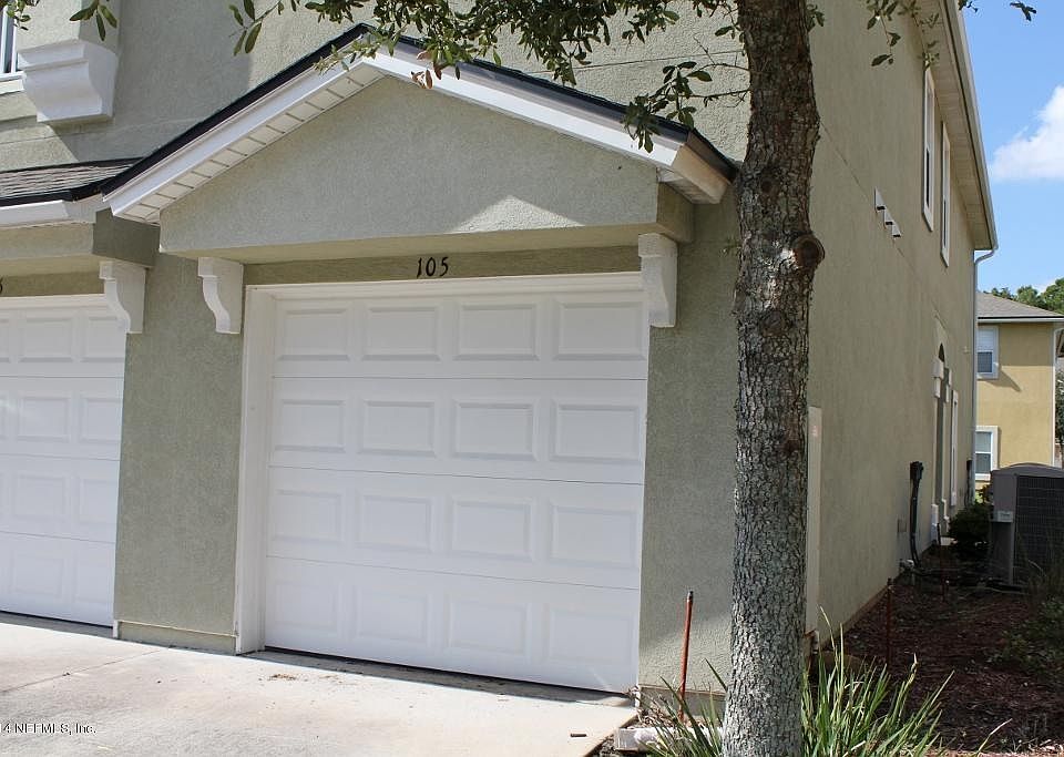 End Unit / Garage