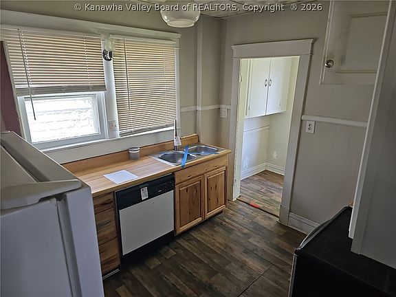 5th image of 1104 Hunt Ave