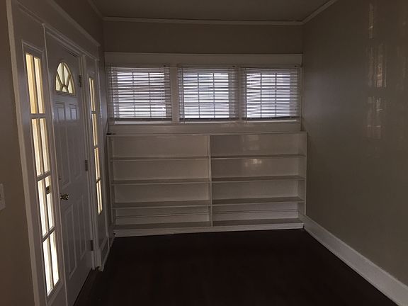 3rd image of 5115 Grand Ave