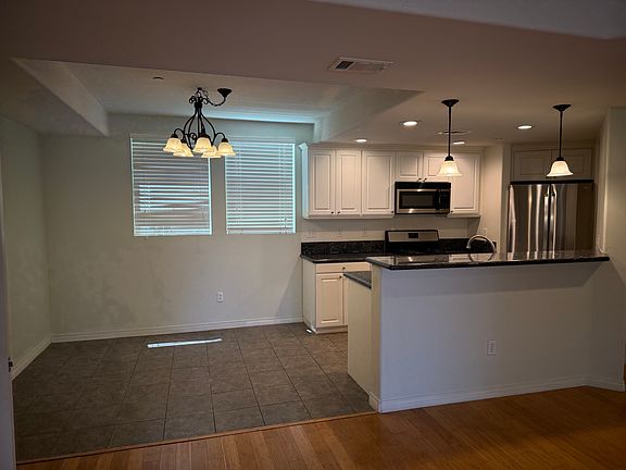 3rd image of 3636 Jasmine Ave Unit 104