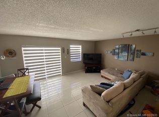8425 NW 8th St APT 402, Miami, FL 33126