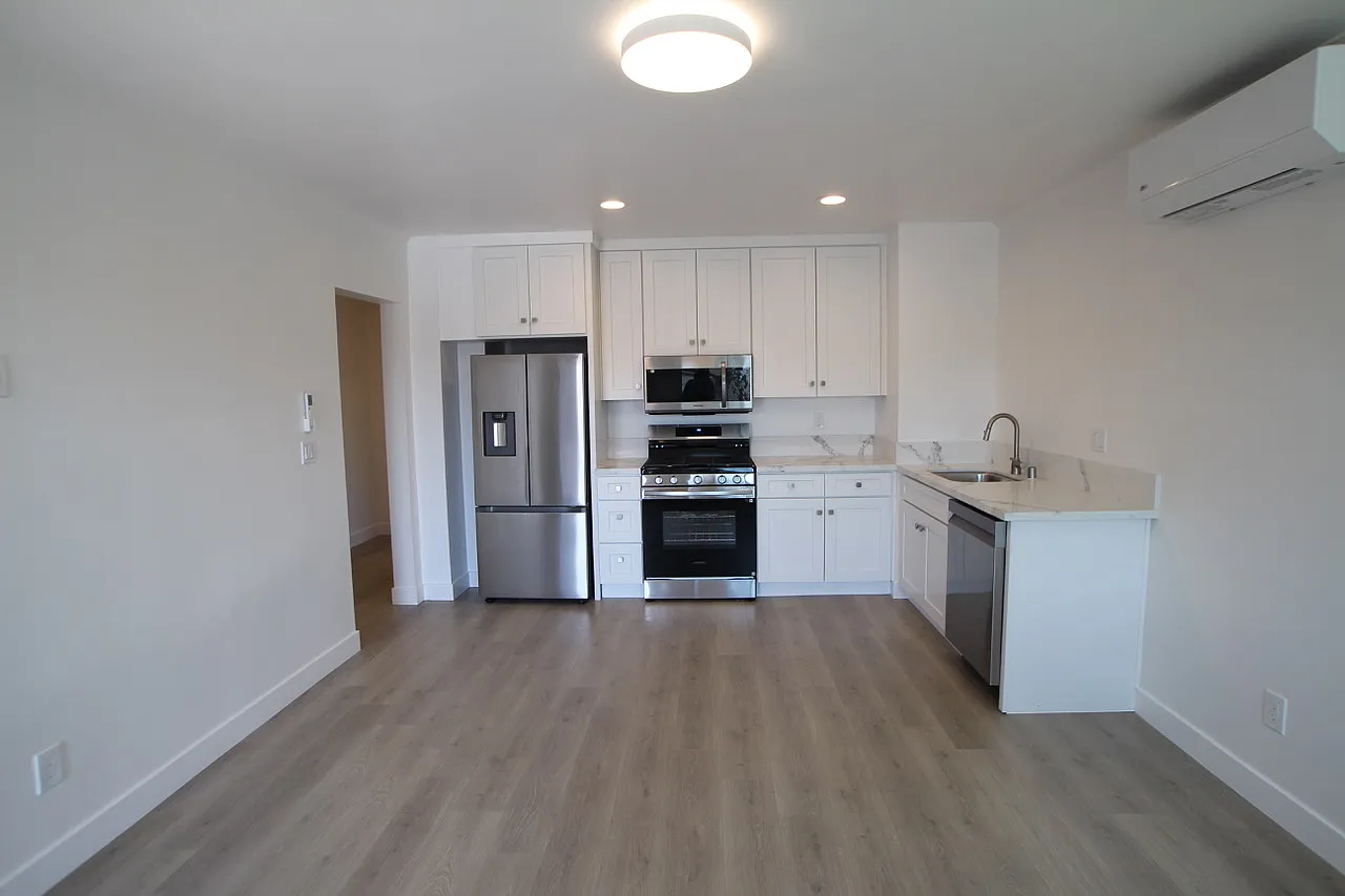 2 bed, 875 sqft, $2,375 — Photo 4