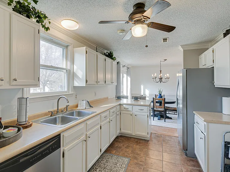 1312 Mallard Dr — Photo 8