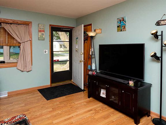 4th image of 1005 Marie Ave