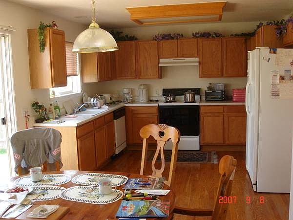 2nd image of 9426 High Cliffe St