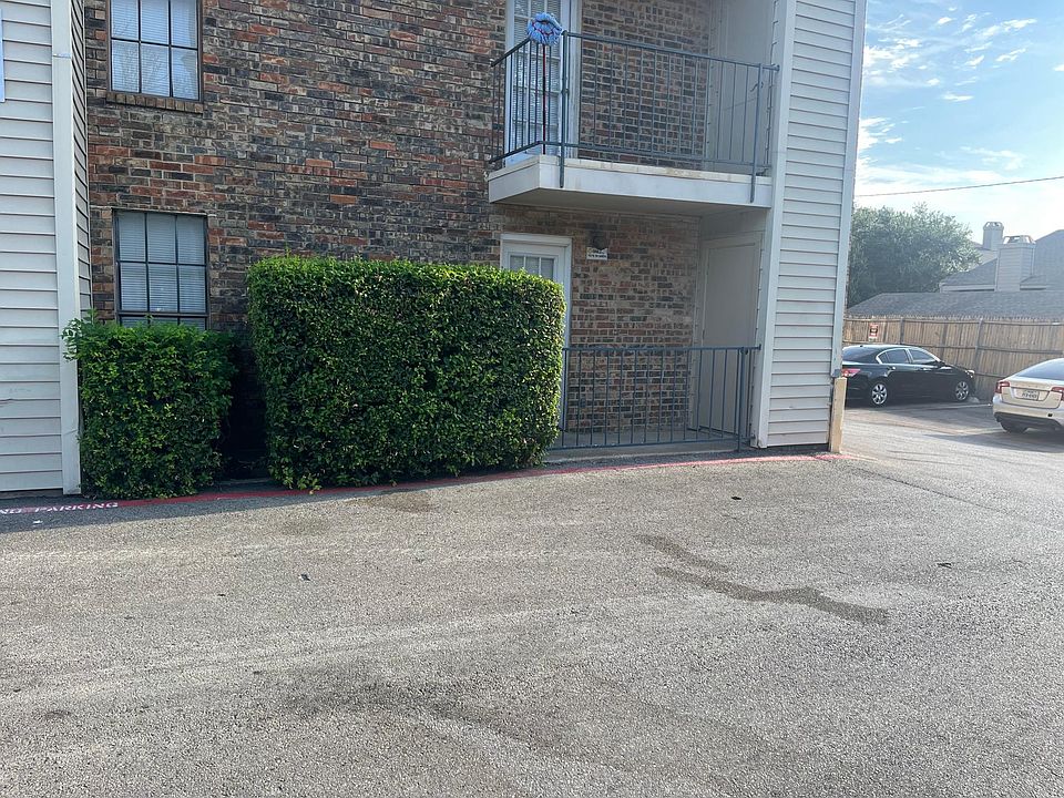 1st image of 9520 Royal Ln APT 115