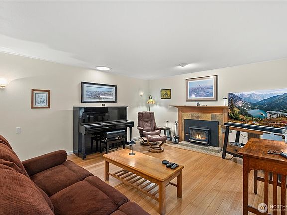 2nd image of 2515 NE 168th Street