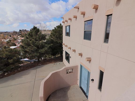 2nd image of 4007 N Buena Vista Ave