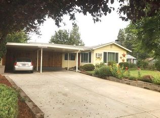 938 SW Greenwood Ave, Grants Pass, OR 97526