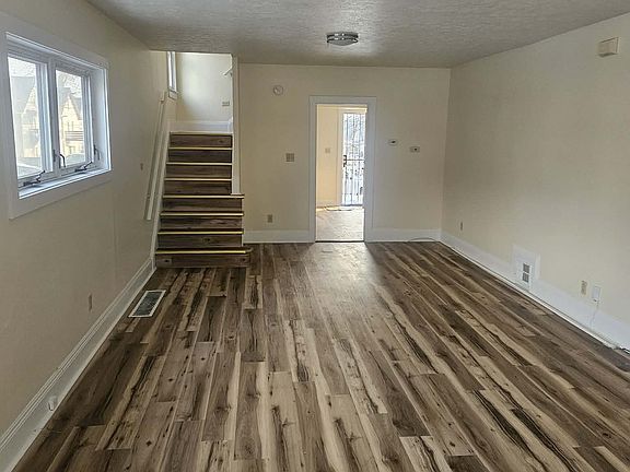 3rd image of 8301 Denison Ave #1