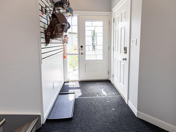 5th image of 82 Wedgewood Cres