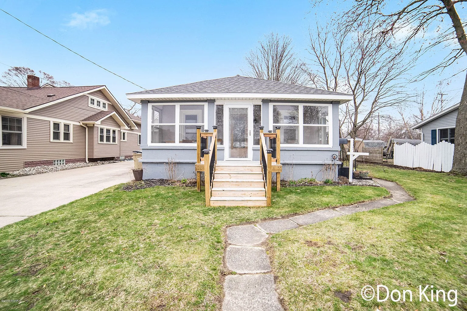 312 Sigsbee Ave NE photo 1