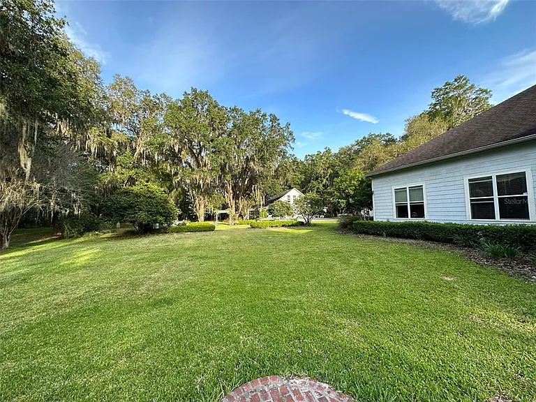 6425 NW 202nd Pl — Photo 73