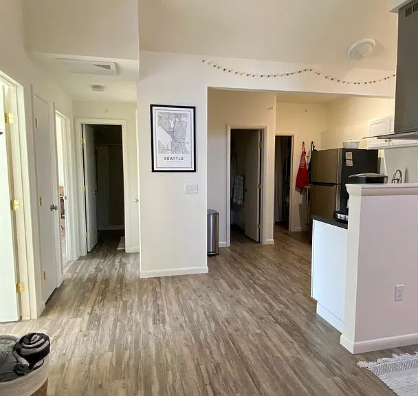 University Park Apartments near Cornell University — Photo 362