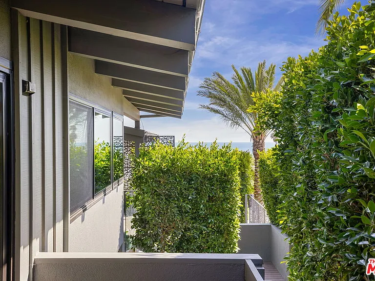344 Arno Way — Photo 19