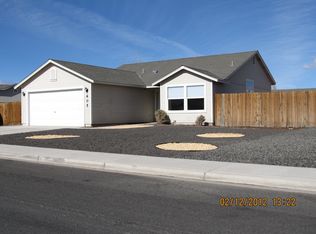 605 Jennys Ln, Fernley, NV 89408