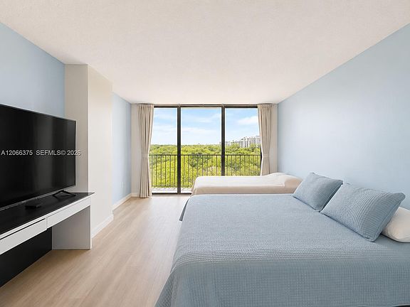 5th image of 200 Leslie Dr APT 727