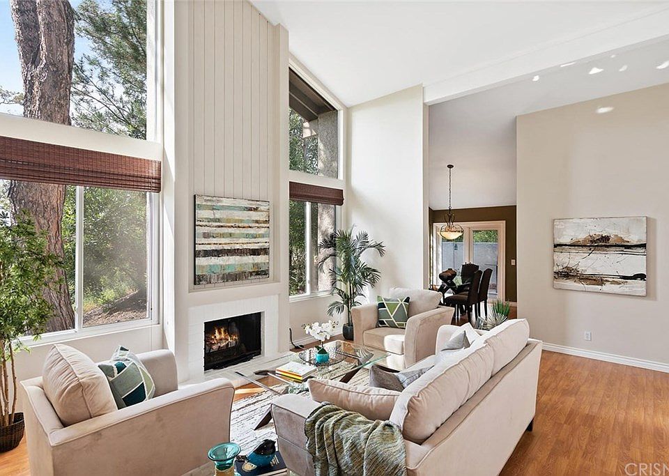 1st image of 452 Maidstone Ln