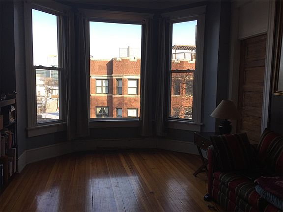 2nd image of 749 W Cornelia Ave